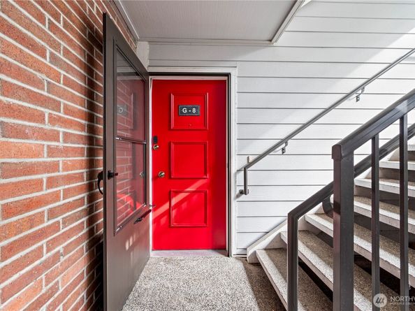 15214 NE 8th Street G8, Bellevue WA 98007