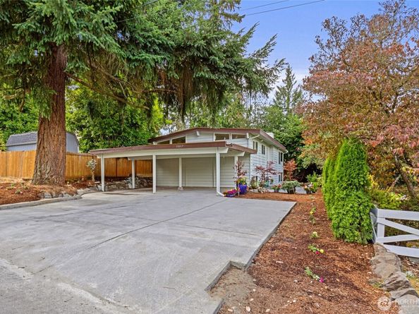 10017 12th Avenue NE, Seattle WA 98125