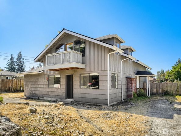31349 13th Avenue S, Federal Way WA 98003