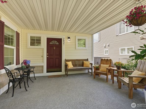 7021 Carmichael Avenue SE, Snoqualmie WA 98065
