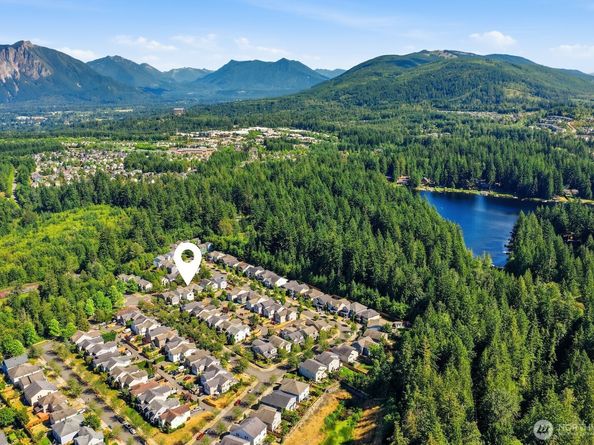 7021 Carmichael Avenue SE, Snoqualmie WA 98065