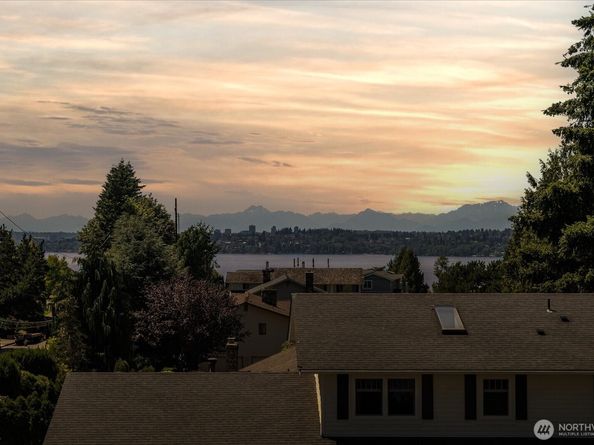 10602 NE 60th Street, Kirkland WA 98033