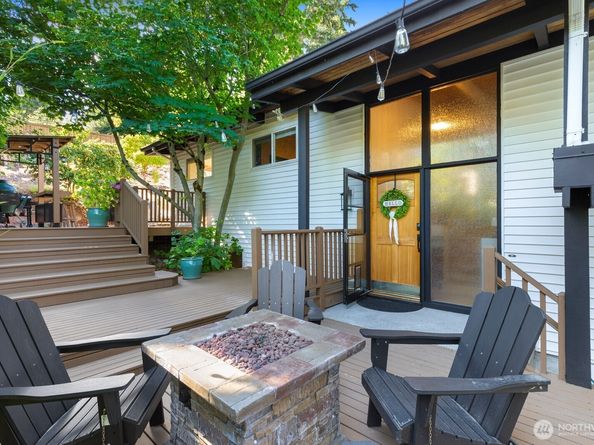 11123 34th Place SW, Seattle WA 98146