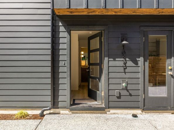 10331 Ashworth Avenue N, Seattle WA 98133