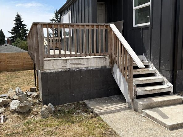 4123 W D Street, Bremerton WA 98312