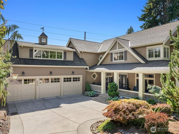 805 92nd Avenue NE, Bellevue WA 98004