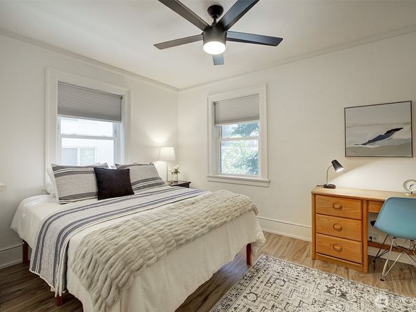 4725 15th Avenue NE 16, Seattle WA 98105