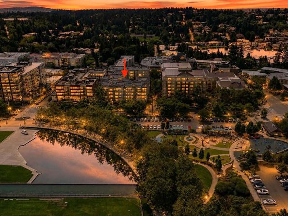 10045 NE 1st Street 327, Bellevue WA 98004