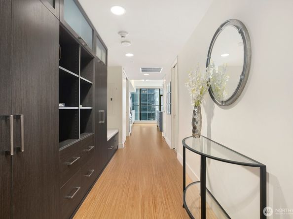 820 Blanchard Street 910, Seattle WA 98121