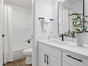 746 Kirkland Circle F102, Kirkland WA 98033