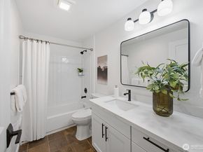 746 Kirkland Circle F102, Kirkland WA 98033