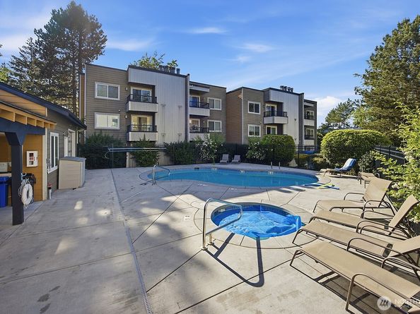 746 Kirkland Circle F102, Kirkland WA 98033