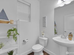 20704 2nd Avenue W, Lynnwood WA 98036