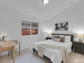 20704 2nd Avenue W, Lynnwood WA 98036