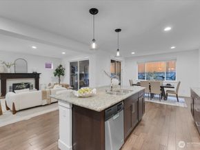 20704 2nd Avenue W, Lynnwood WA 98036