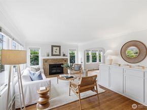 7348 Keen Way N, Seattle WA 98103
