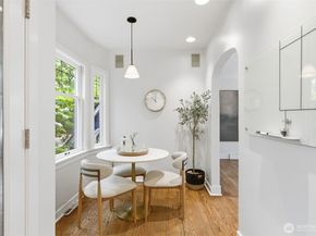 7348 Keen Way N, Seattle WA 98103