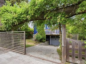 7348 Keen Way N, Seattle WA 98103
