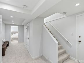 7348 Keen Way N, Seattle WA 98103