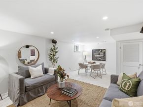 7348 Keen Way N, Seattle WA 98103