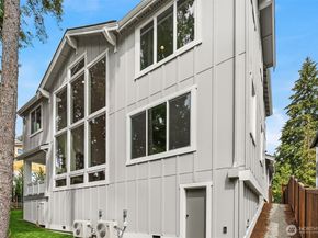 1487 158th Court SE, Bellevue WA 98008