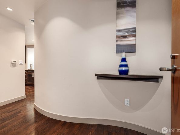 10610 NE 9th Place 1603, Bellevue WA 98004