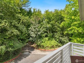 801 Rainier Avenue N F331, Renton WA 98057