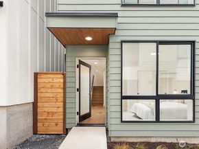 4418 1st Avenue NE A, Seattle WA 98105
