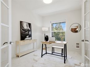 22669 NE Alder Crest Drive 201, Redmond WA 98053