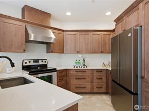 22669 NE Alder Crest Drive 201, Redmond WA 98053