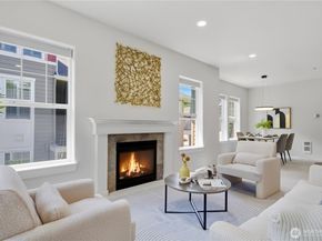 22669 NE Alder Crest Drive 201, Redmond WA 98053