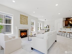 22669 NE Alder Crest Drive 201, Redmond WA 98053