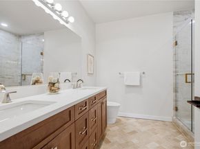22669 NE Alder Crest Drive 201, Redmond WA 98053
