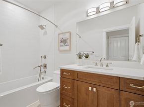 22669 NE Alder Crest Drive 201, Redmond WA 98053