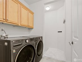 22669 NE Alder Crest Drive 201, Redmond WA 98053