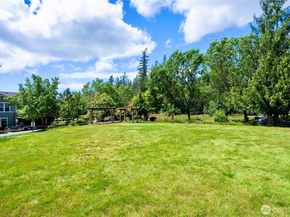 22669 NE Alder Crest Drive 201, Redmond WA 98053