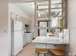 4754 4th Avenue NE, Seattle WA 98105