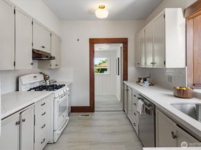 4754 4th Avenue NE, Seattle WA 98105