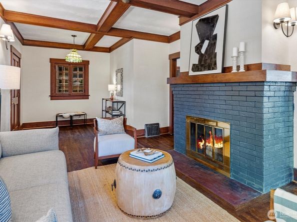 4754 4th Avenue NE, Seattle WA 98105