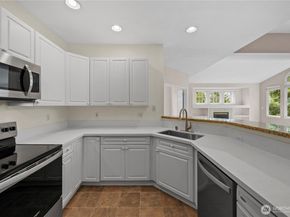 5500 Harbour Pointe Blvd H201, Mukilteo WA 98275
