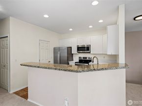 5500 Harbour Pointe Blvd H201, Mukilteo WA 98275