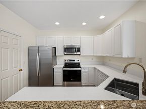 5500 Harbour Pointe Blvd H201, Mukilteo WA 98275