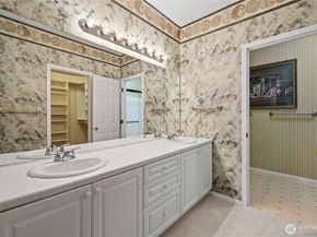 5500 Harbour Pointe Blvd H201, Mukilteo WA 98275