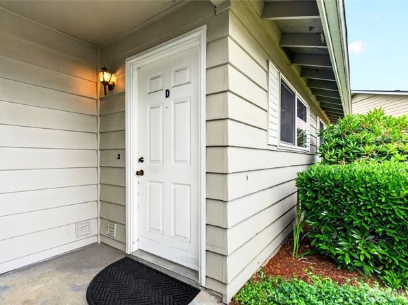 12414 SE 272nd Place D, Kent WA 98030
