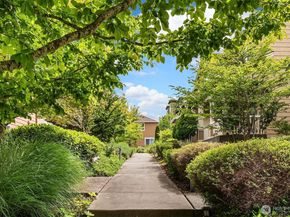 2422 NE Keystone Court, Issaquah WA 98029