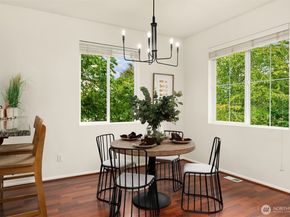 2422 NE Keystone Court, Issaquah WA 98029