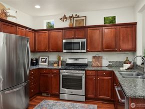 2422 NE Keystone Court, Issaquah WA 98029