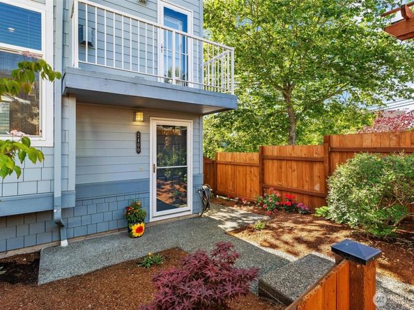 2400 W Boston Street, Seattle WA 98199