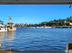 1301 N Northlake Way, Seattle WA 98103
