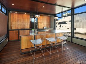 1301 N Northlake Way, Seattle WA 98103